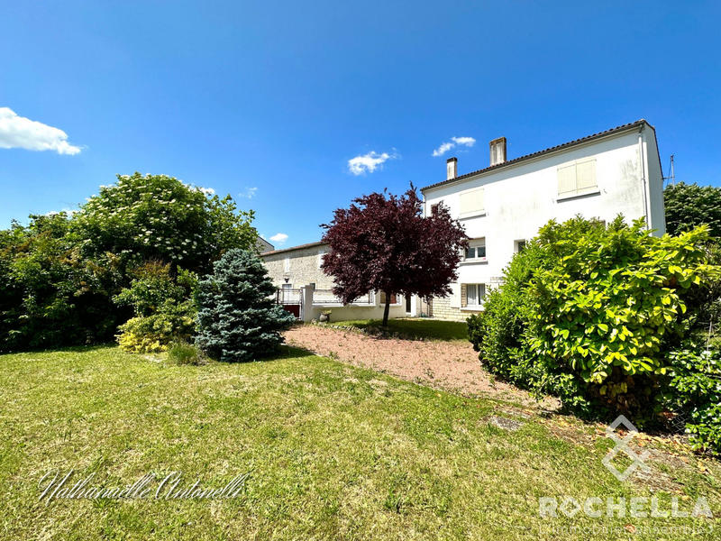 Maison ancienne - 233 m² - 8 pièces