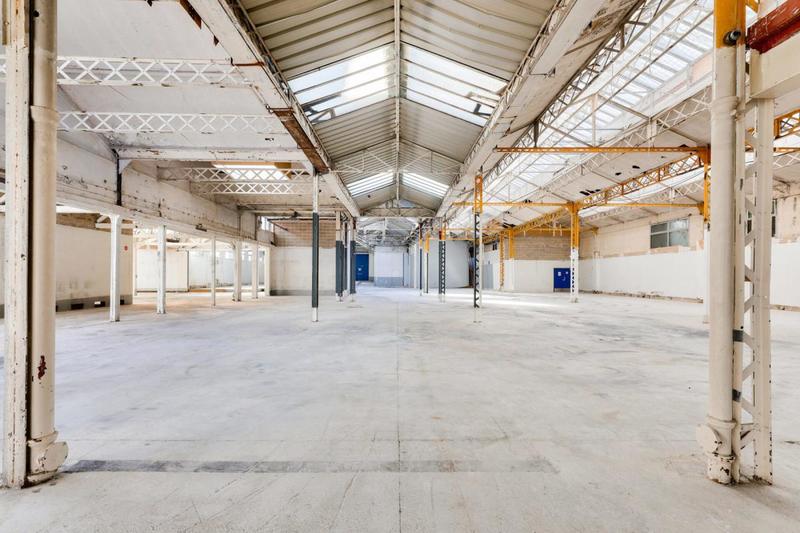 Local d'activités - 3 085 m²