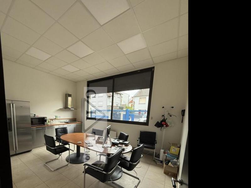 Entrepôt - 337 m²