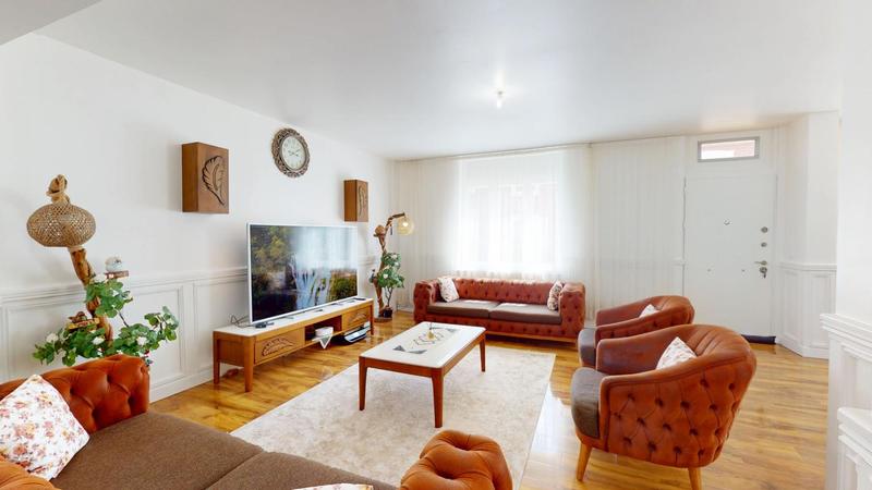 Maison - 310 m² - 8 pièces