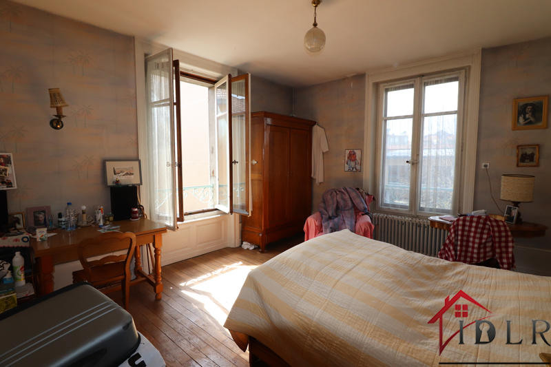 Maison - 200 m² - 7 pièces