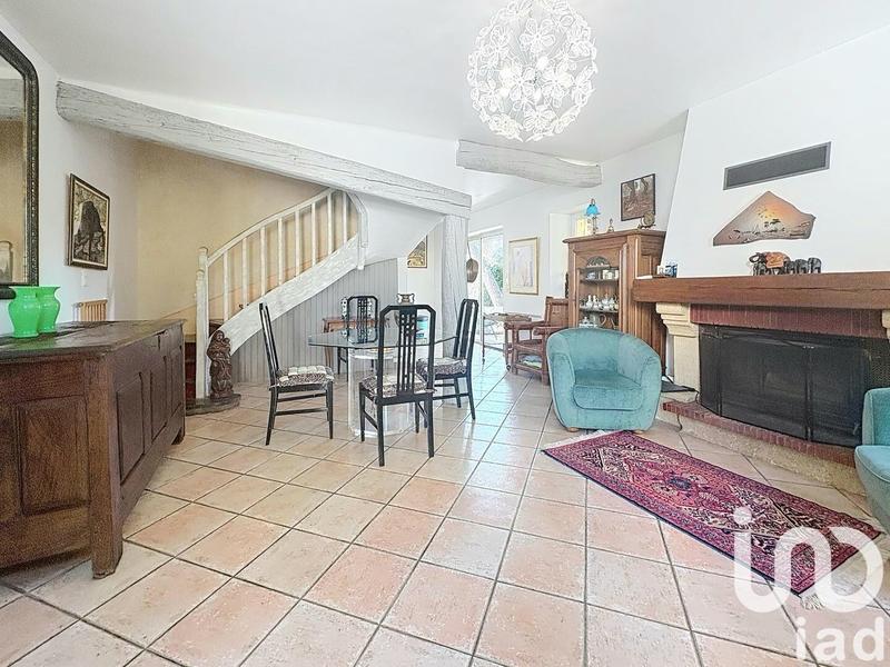 Maison - 268 m² - 9 pièces