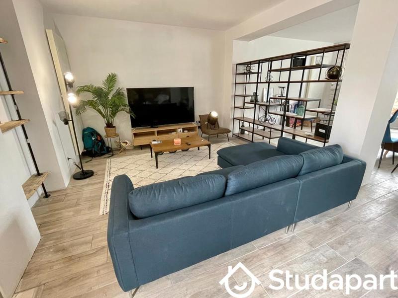 Chambre - 121 m² - 1 pièce