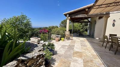 Villa - 210 m² - 7 pièces