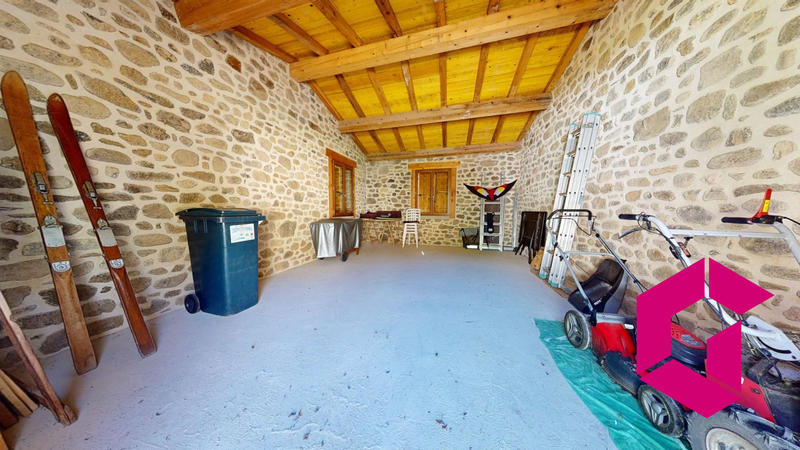 Maison - 270 m² - 8 pièces