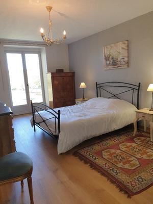 Maison traditionnelle - 265 m² - 10 pièces