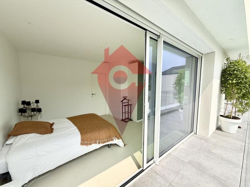 Maison - 285 m² - 8 pièces