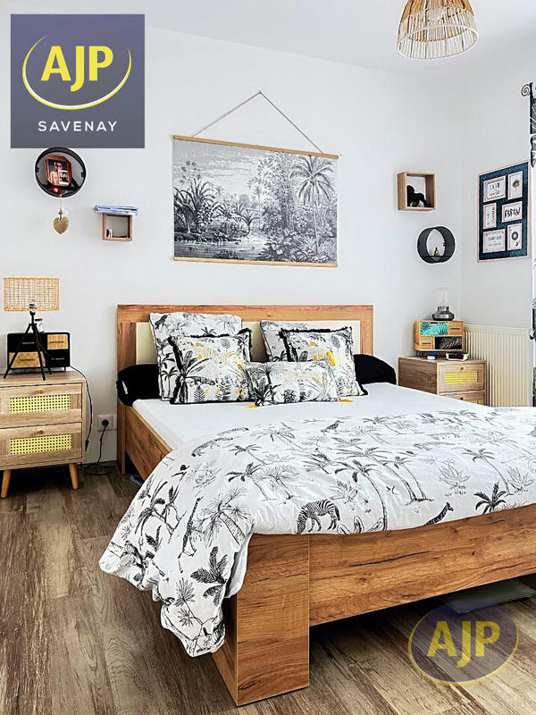 Maison - 102 m² - 5 pièces