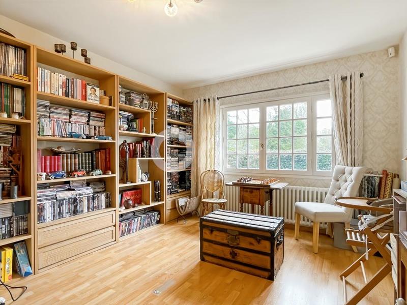 Maison - 231 m² - 8 pièces