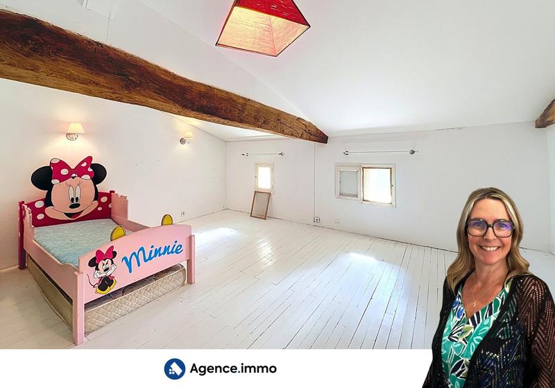 Maison - 234 m² - 8 pièces