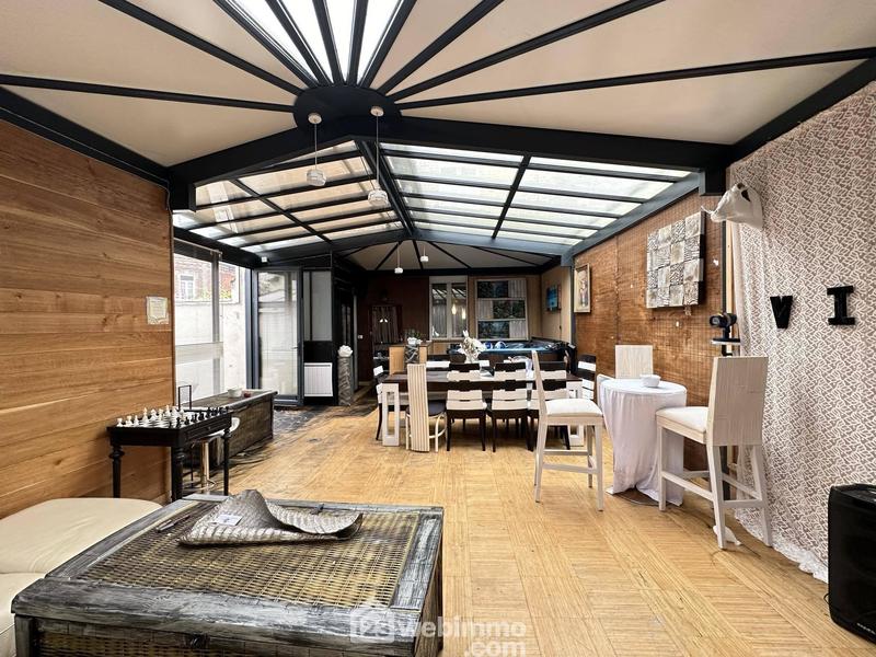 Maison - 196 m² - 8 pièces