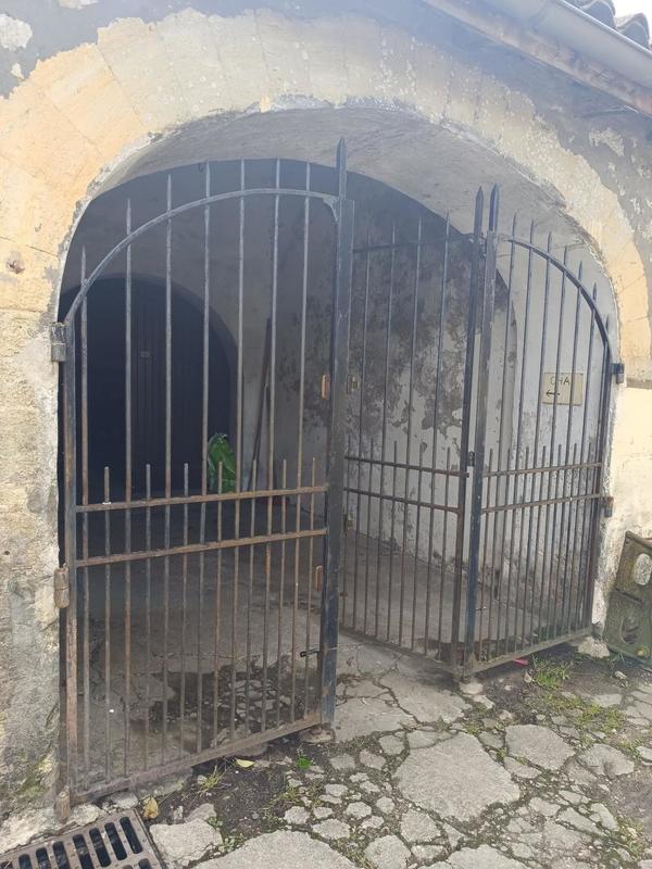 Maison - 250 m² - 7 pièces