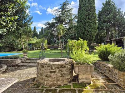 Mas - 210 m² - 8 pièces