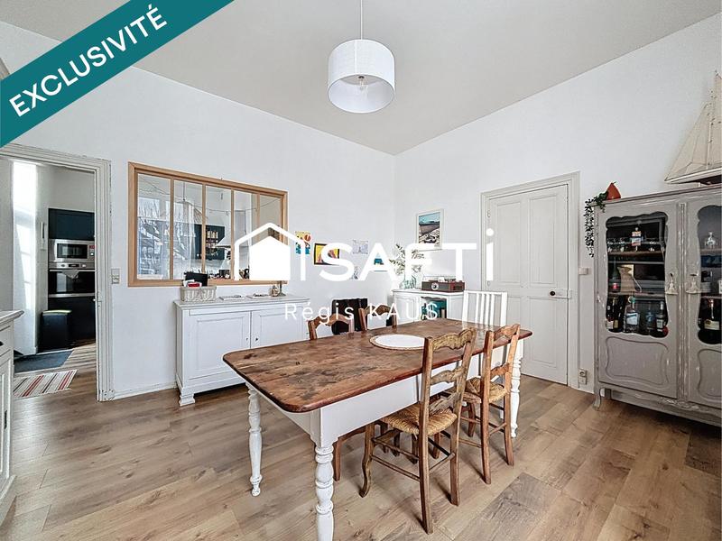 Maison - 220 m² - 8 pièces