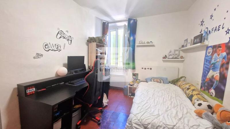 Appartement - 96 m² - 5 pièces