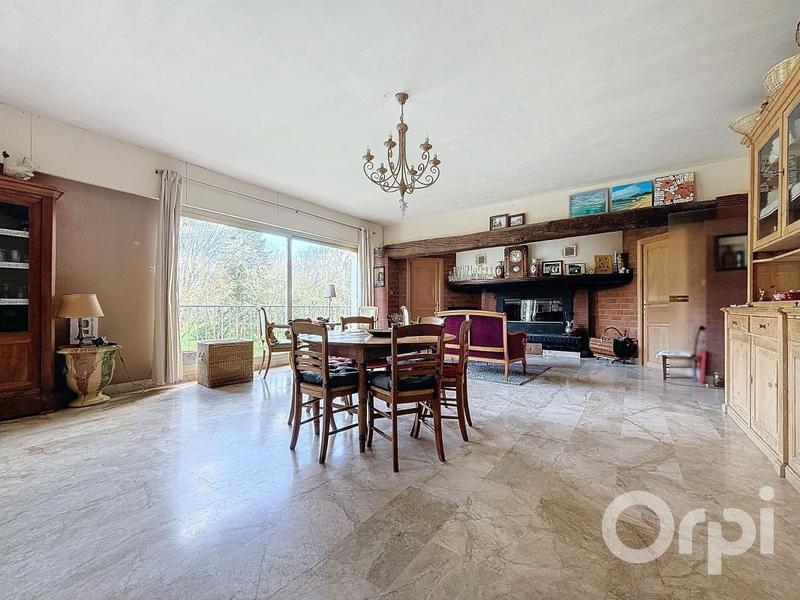 Maison - 450 m² - 8 pièces