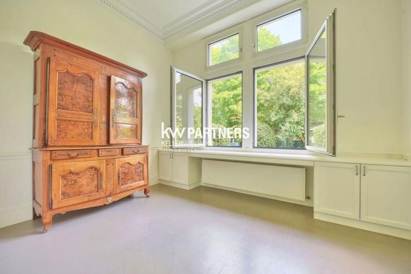 Appartement - 246 m² - 7 pièces