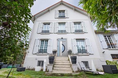Maison - 263 m² - 8 pièces
