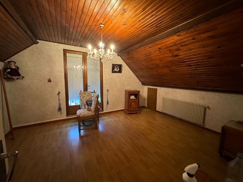 Maison - 1 131 m² - 6 pièces