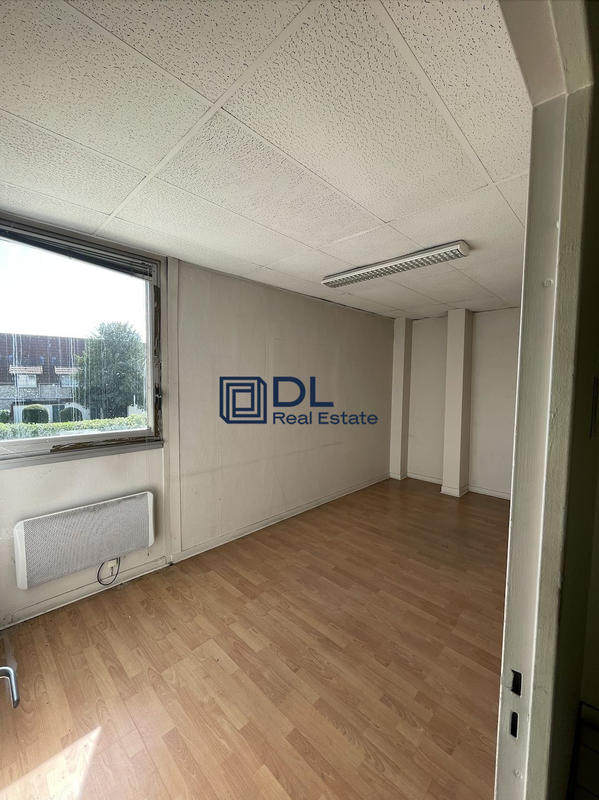 Entrepôt - 1 664 m²