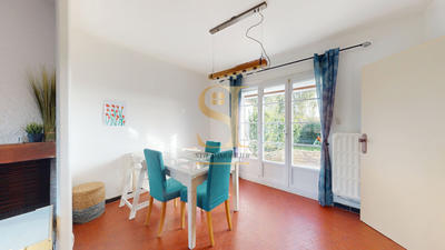 Maison - 99 m² - 6 pièces