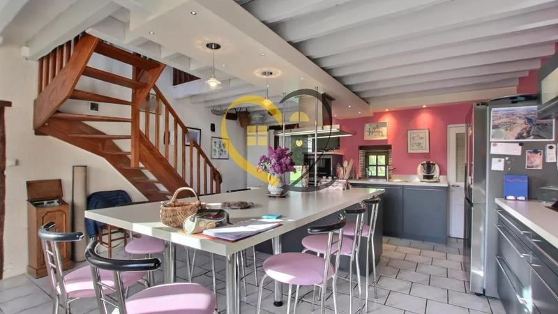 Maison - 280 m² - 5 pièces