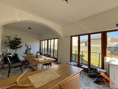 Maison - 149 m² - 6 pièces