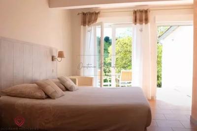 Propriété - 700 m² - 23 pièces