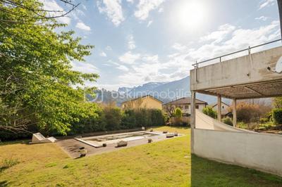 Maison - 123 m² - 4 pièces