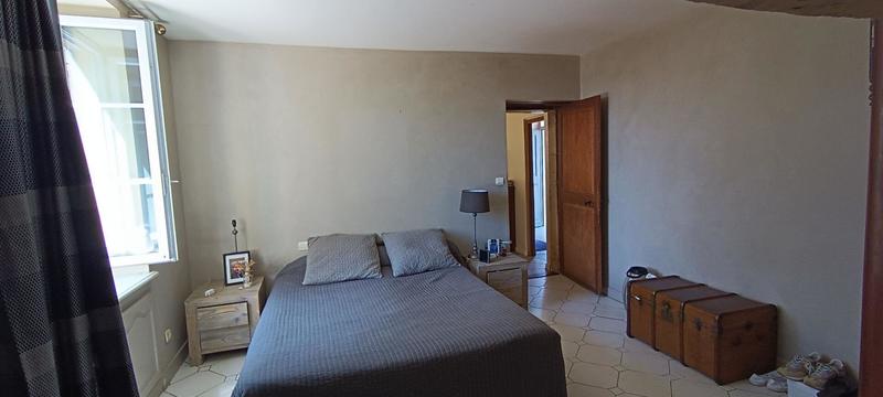 Maison - 1 000 m² - 3 pièces