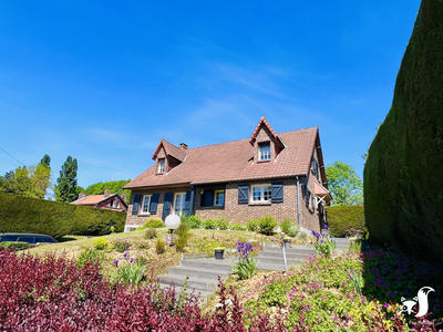 Maison - 140 m² - 9 pièces