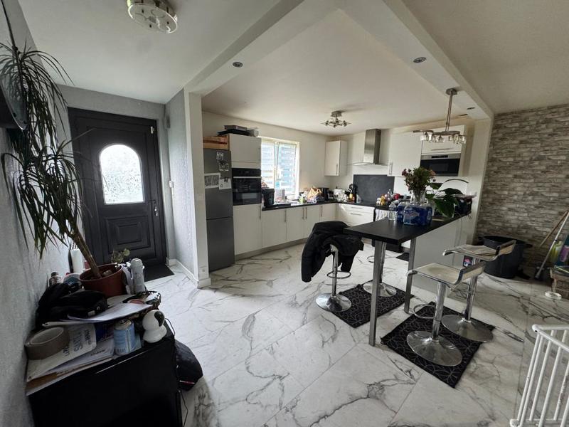 Maison - 92 m² - 4 pièces