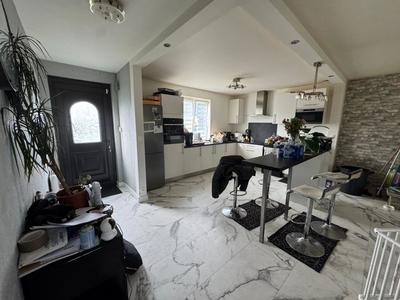 Maison - 92 m² - 4 pièces