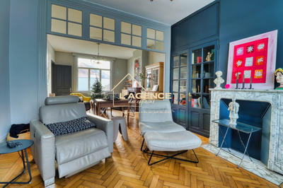 Maison - 228 m² - 7 pièces