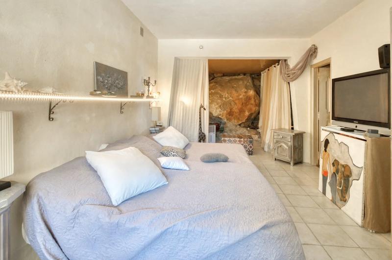 Villa - 347 m² - 9 pièces