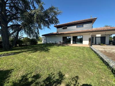 Maison - 200 m² - 6 pièces