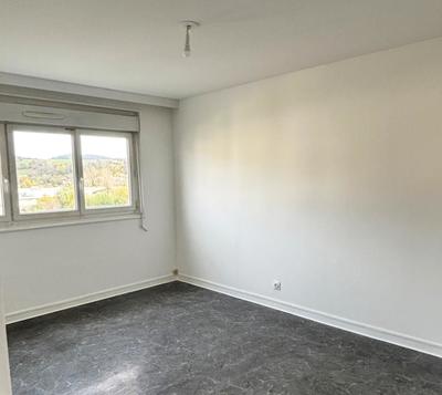 Appartement - 76 m² - 4 pièces