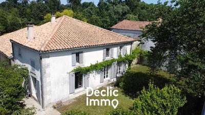 Maison en pierre - 146 m² - 7 pièces