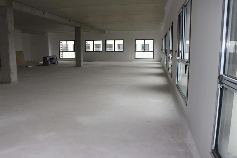 Bureau - 2 100 m²
