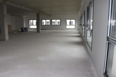 Bureau - 2 100 m²