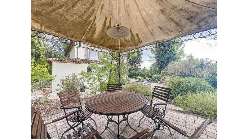 Maison - 185 m² - 7 pièces