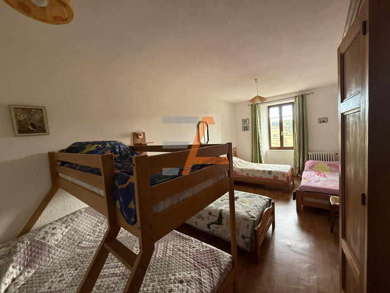 Maison - 180 m² - 5 pièces