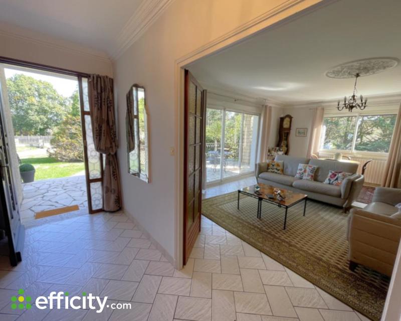 Maison - 230 m² - 11 pièces