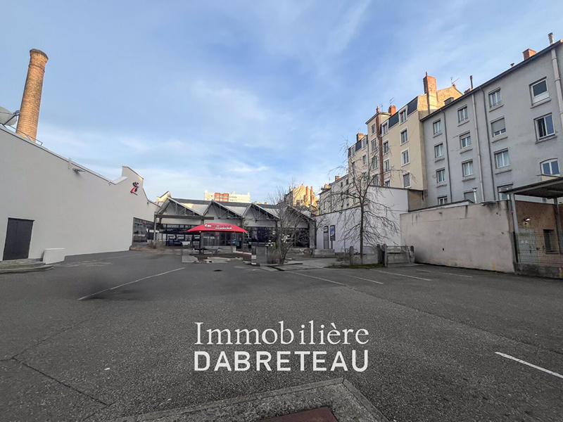 Local d'activité / Entrepôt - 596 m²
