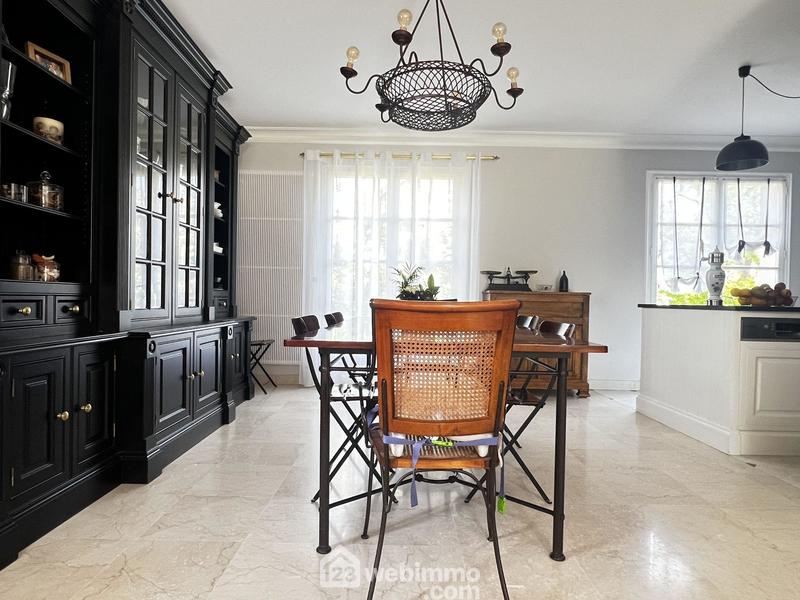 Maison - 190 m² - 6 pièces