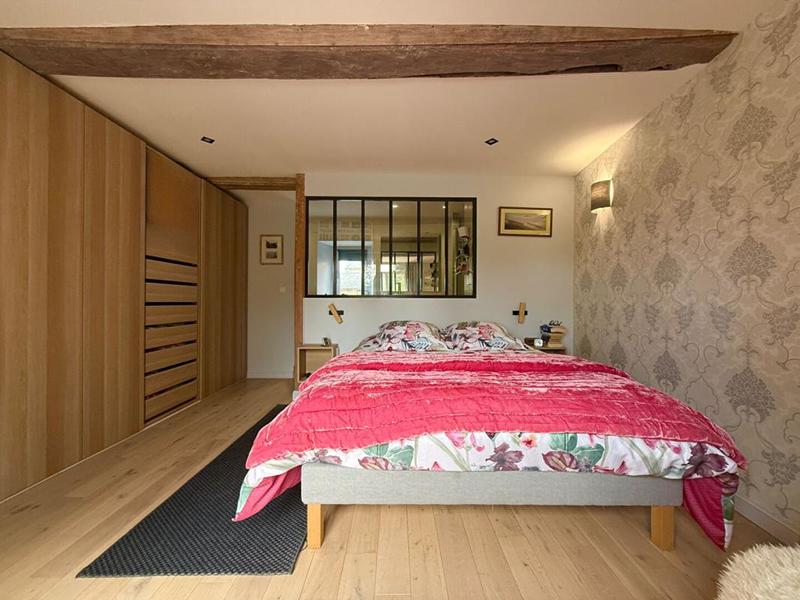 Maison - 220 m² - 8 pièces