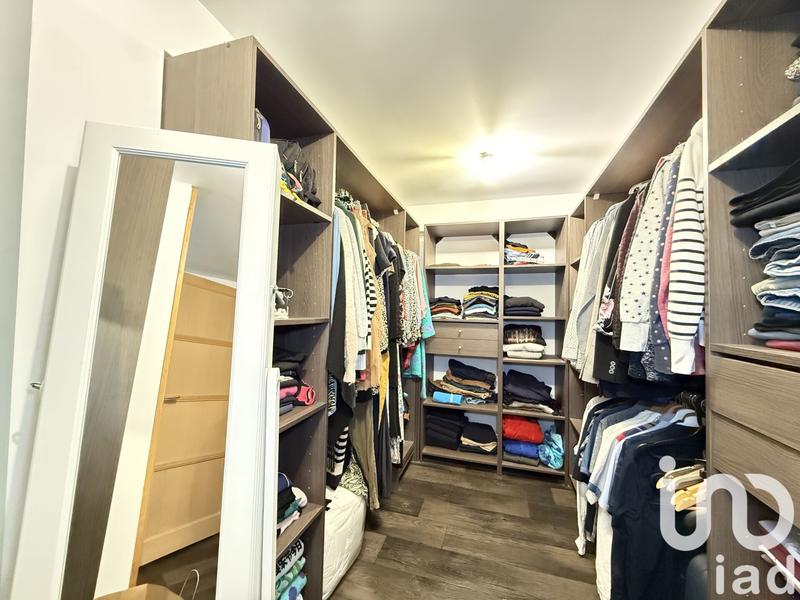 Maison - 300 m² - 8 pièces