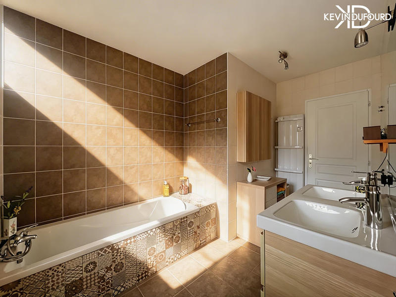 Maison - 140 m² - 6 pièces