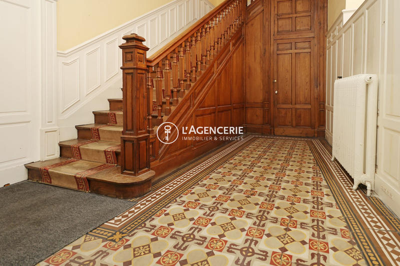 Bureau - 186 m² - 8 pièces