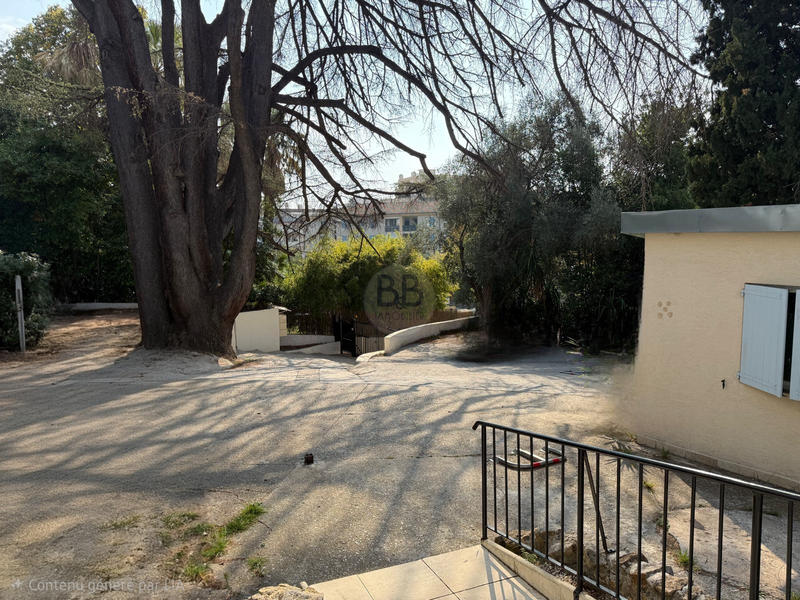 Immeuble - 740 m² - 40 pièces